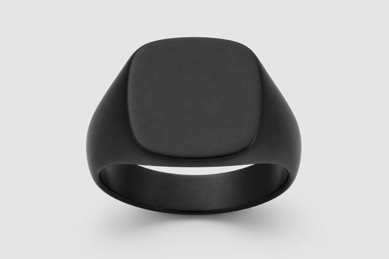 Core Label Signet Ring Black