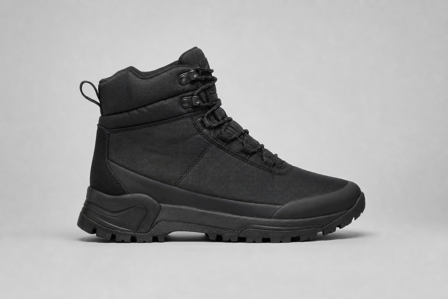 Mint Archive Urban Trek Black